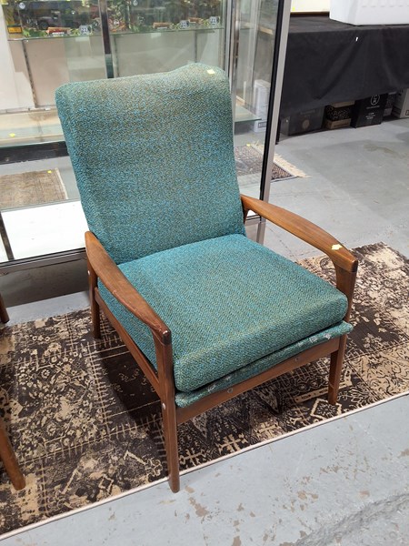 Lot 271 - FLER ARMCHAIR