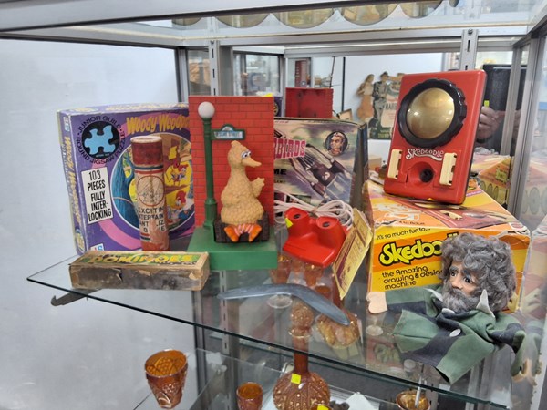 Lot 1372 - TOYS AND GAMES