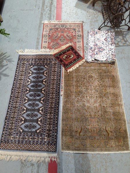 Lot 275 - ENTRANCE RUGS