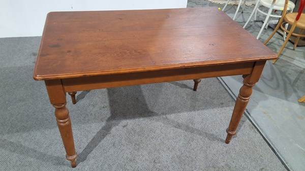 Lot 199 - BREAKFAST TABLE