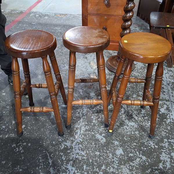 Lot 70 - BAR STOOLS