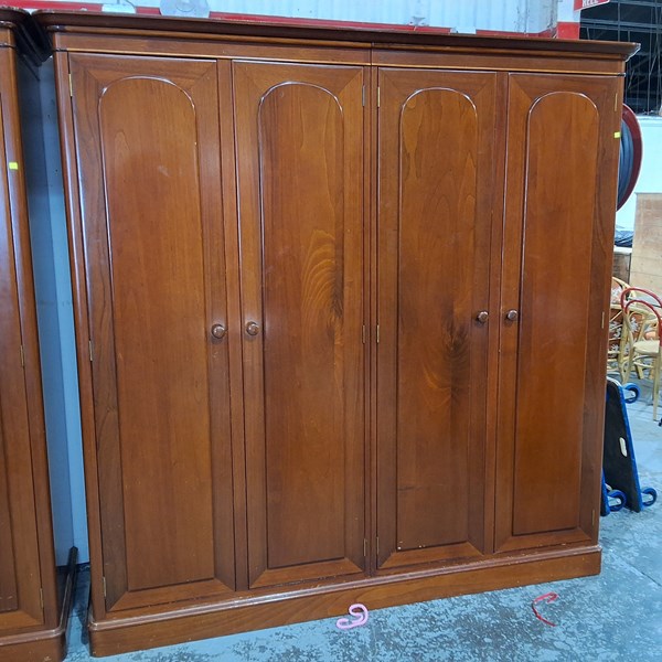 Lot 185 - WARDROBE