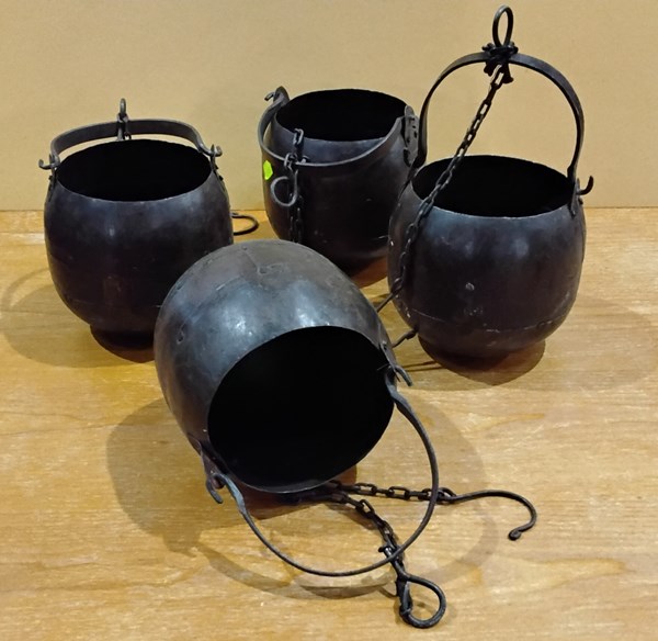 Lot 206 - POT PLANT HOLDERS