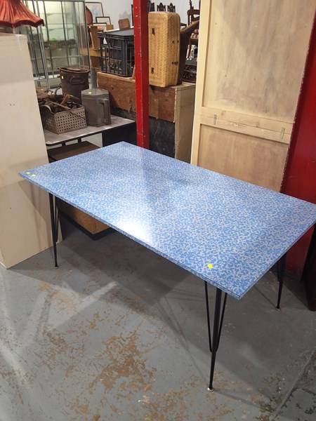 Lot 8 - KITCHEN TABLE