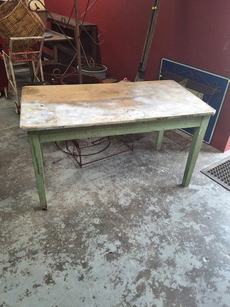 Lot 240 - KITCHEN TABLE