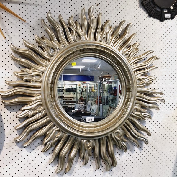 Lot 1075 - WALL MIRROR