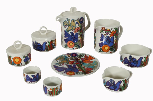 Lot 59 - ACAPULCO DINNERWARE