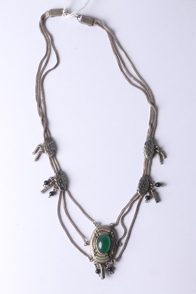 Lot 1042 - SILVER NECKLACE