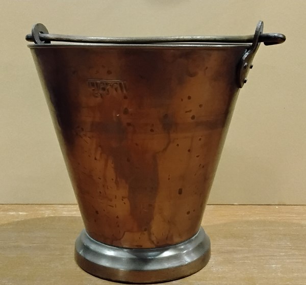 Lot 112 - BUCKET