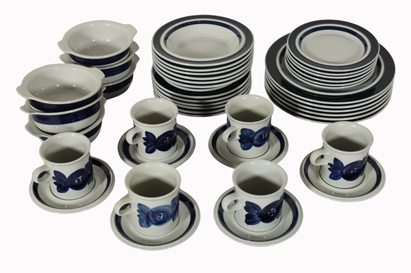 Lot 159 - DINNER SERVICE