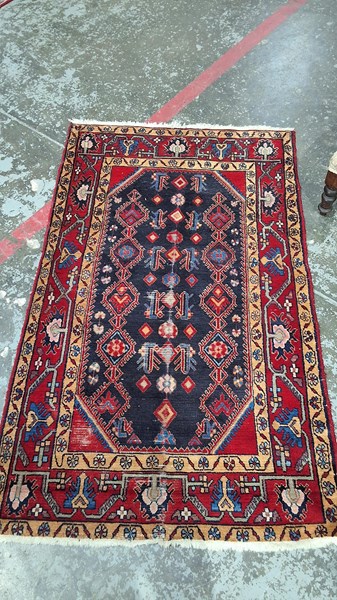 Lot 128 - RUG