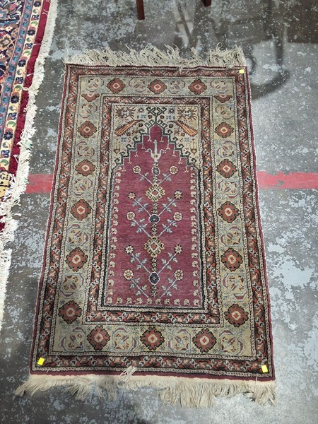 Lot 80 - RUG