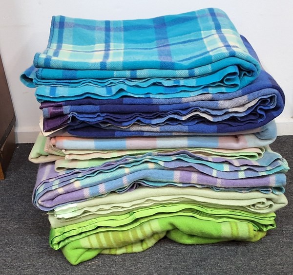 Lot 1400 - WOOL BLANKETS