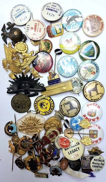 Lot 1060 - BADGES