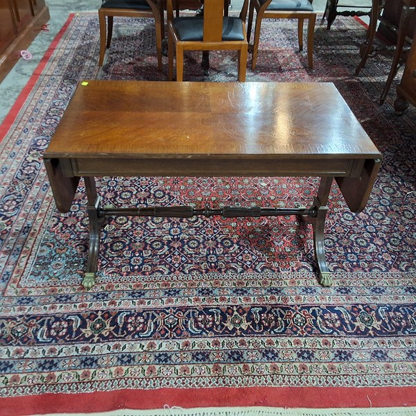 Lot 182 - OCCASIONAL TABLE