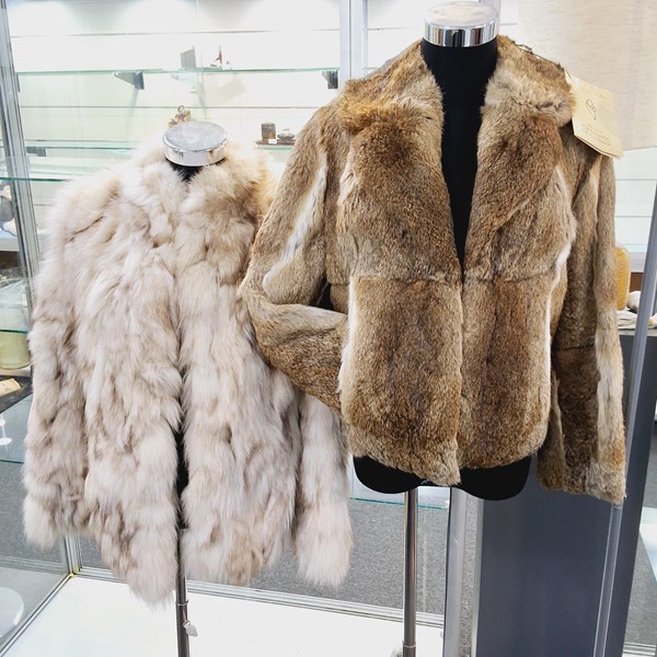 Lot 1222 - VINTAGE FURS