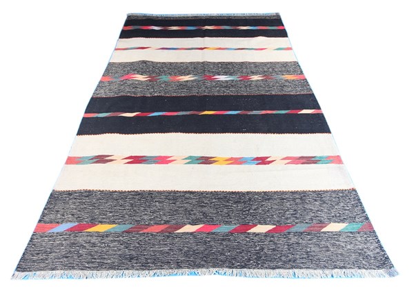 Lot 2 - FARS SHIRAZ KILIM RUG