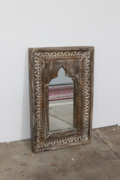 Lot 114 - MIRROR