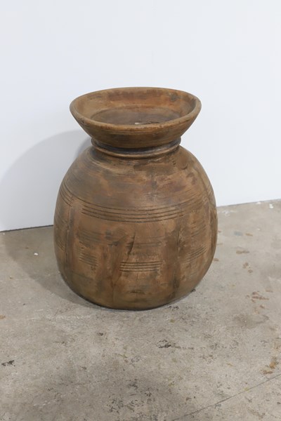 Lot 43 - TIMBER POT