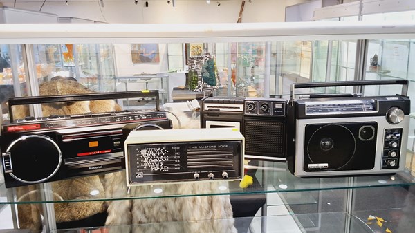 Lot 1386 - PORTABLE RADIOS & CASSETTE PLAYERS