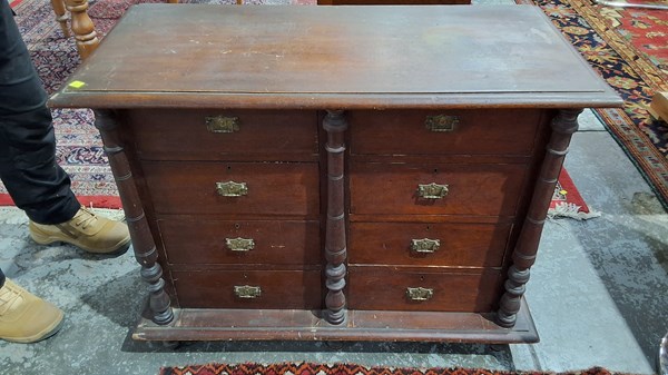 Lot 179 - CHEST OF DRAWERS