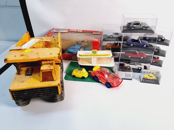 Lot 1254 - Toys