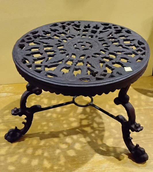 Lot 66 - GARDEN TABLE