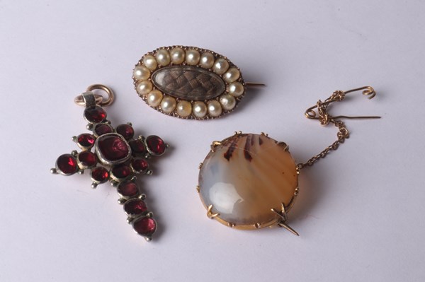 Lot 1025 - JEWELLERY