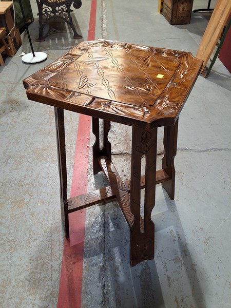 Lot 180 - SIDETABLE