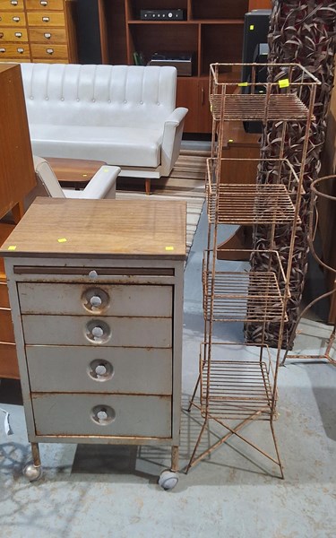 Lot 228 - WORKSHOP TROLLEY