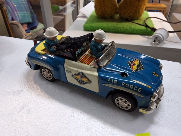 Lot 1112 - TIN CAR