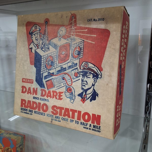 Lot 1101 - DAN DARE RADIO STATION