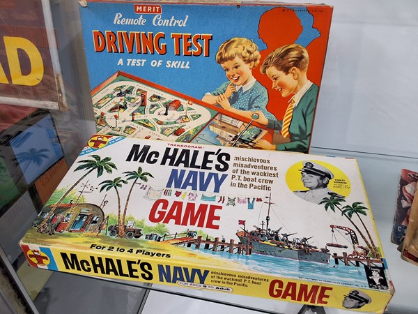 Lot 1104 - BOARD GAMES