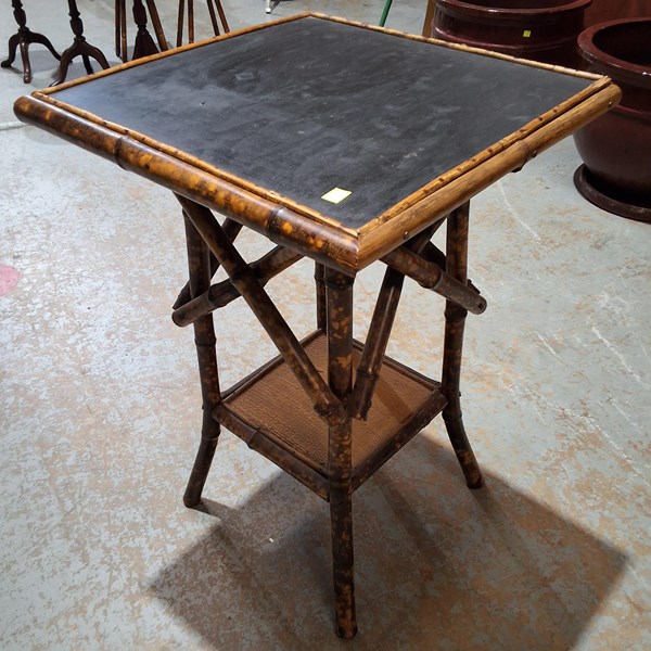 Lot 359 - SIDE TABLE