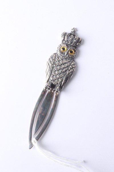 Lot 1004 - SILVER BOOKMARK