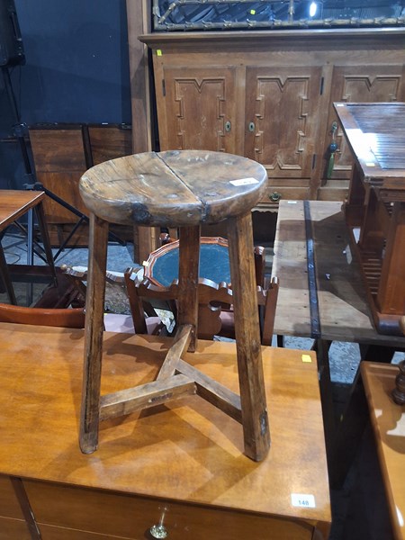 Lot 149 - STOOL