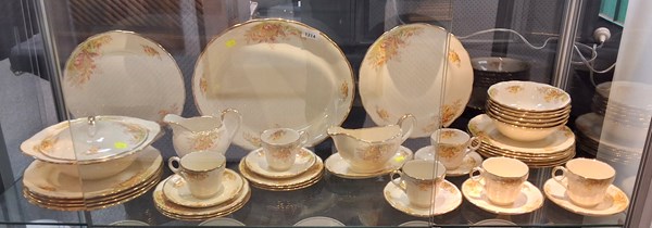 Lot 1214 - DINNER SERVICE