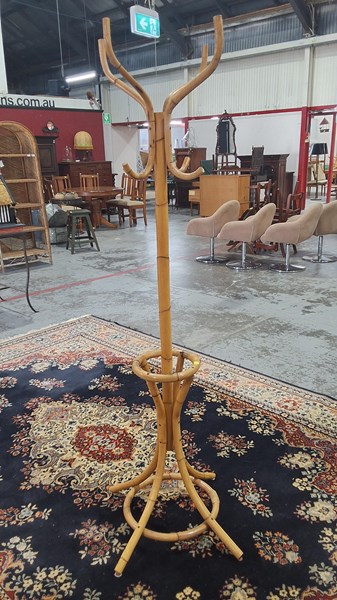 Lot 163 - COAT RACK