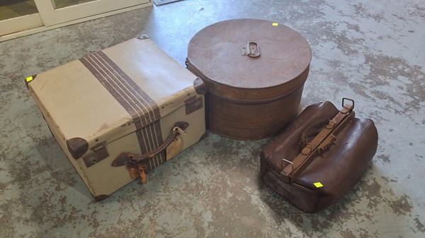 Lot 246 - TRAVEL CASES