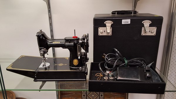 Lot 1234 - SINGER 221K SEWING MACHINE