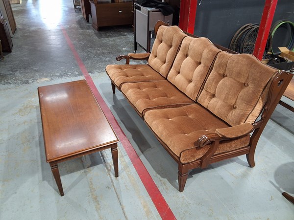 Lot 177 - SETTEE AND COFFEE TABLE