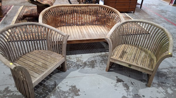 Lot 318 - OUTDOOR LOUNGE SUITE