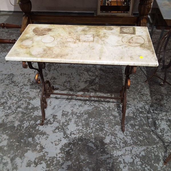 Lot 315 - CONSOLE