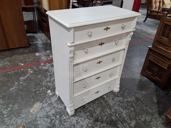 Lot 245 - CHEST OF DRAWERS