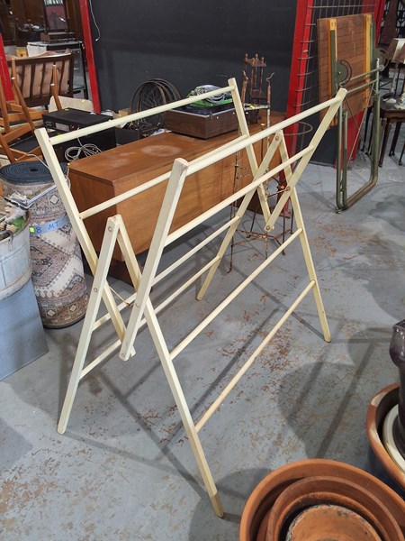 Lot 398 - CLOTHES AIRER