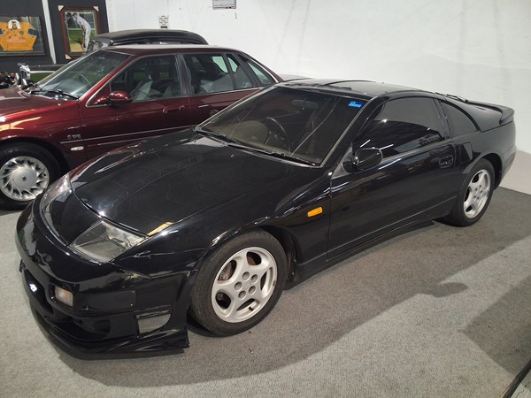 Lot 5 - NISSAN 300ZX