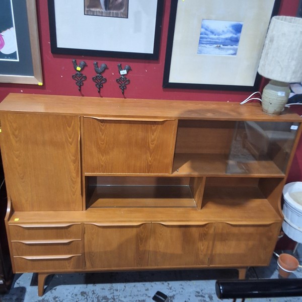 Lot 37 - WALL UNIT