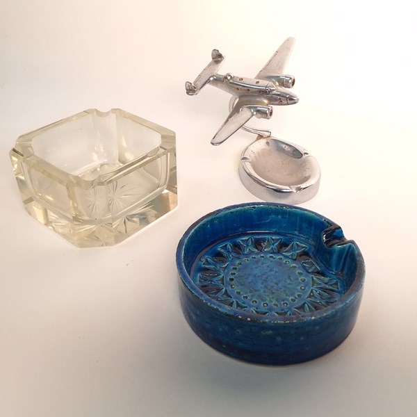 Lot 1217 - ASHTRAYS