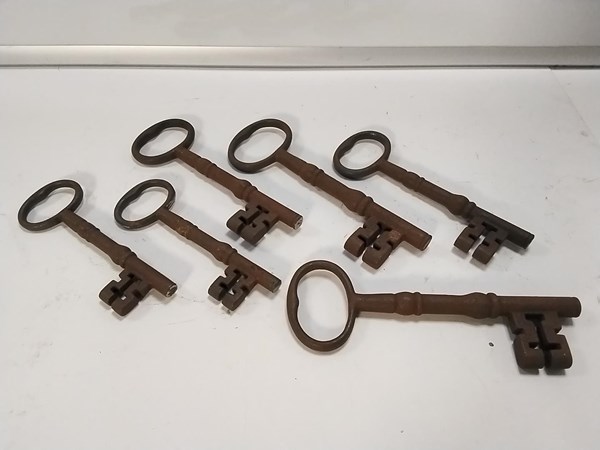 Lot 1279 - KEYS