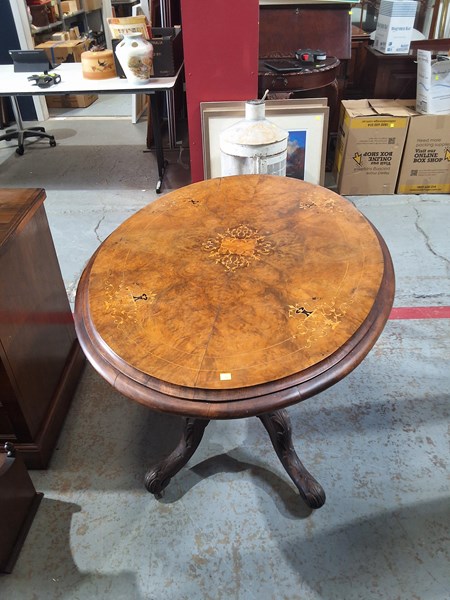 Lot 360 - SALON TABLE